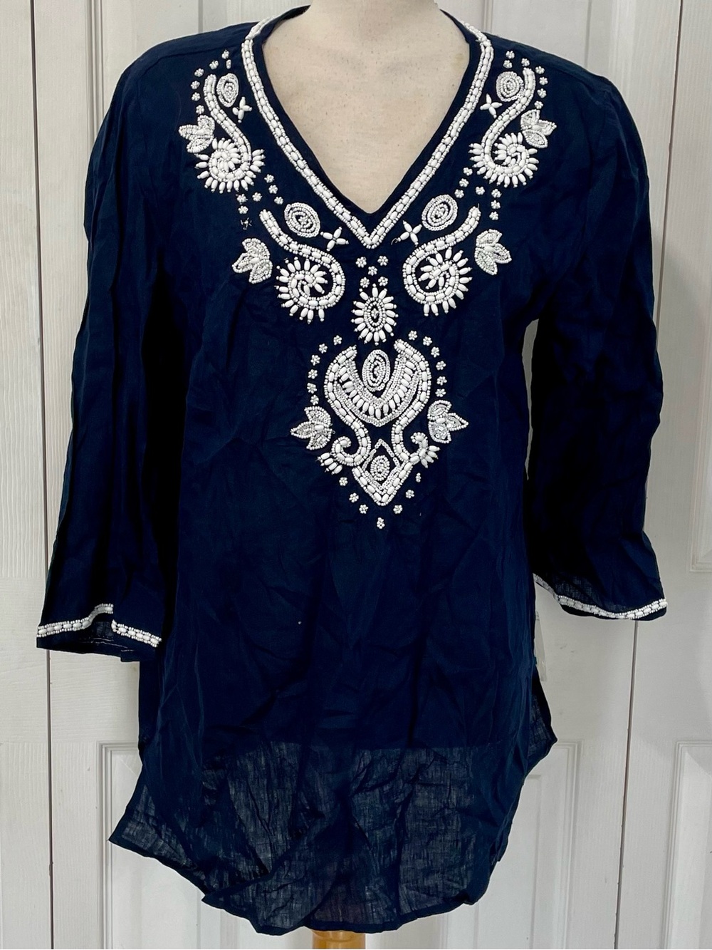 NWT 100% Linen Charter Club Luxury Tunic with White Embroidered Beaded V-Neck